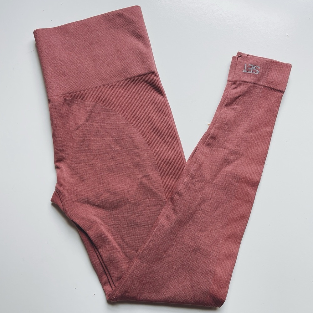 SET Active Red Burgundy Leggings Size M